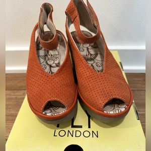 Ladies Fly London wedge sandal Size 38 Orange